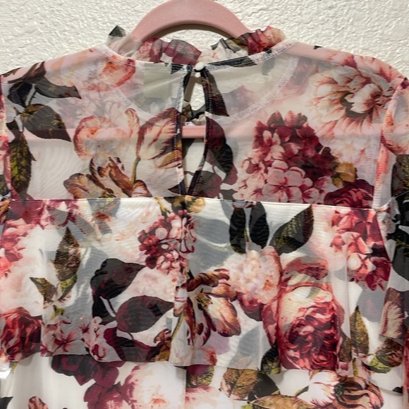 Worthington Women's Floral Blouse. Light And Flowy. Really Pretty. NWT. Size M. - Picture 6 of 8